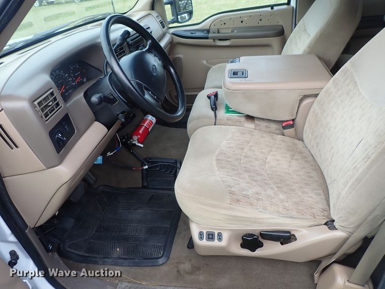 image for item DB7739 1999 Ford F250 Super Duty SuperCab flatbed pickup truck