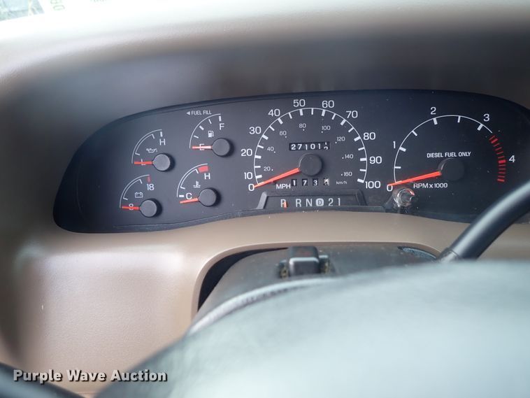 image for item DB7739 1999 Ford F250 Super Duty SuperCab flatbed pickup truck