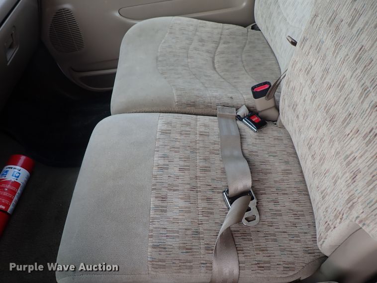 image for item DB7739 1999 Ford F250 Super Duty SuperCab flatbed pickup truck