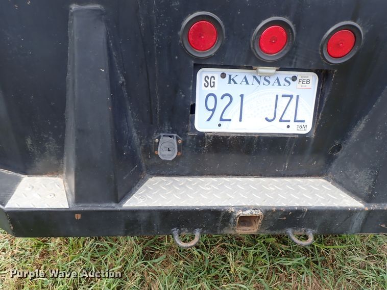 image for item DB7739 1999 Ford F250 Super Duty SuperCab flatbed pickup truck