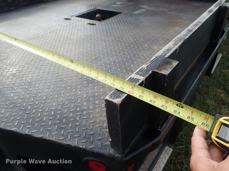 image for item DB7739 1999 Ford F250 Super Duty SuperCab flatbed pickup truck