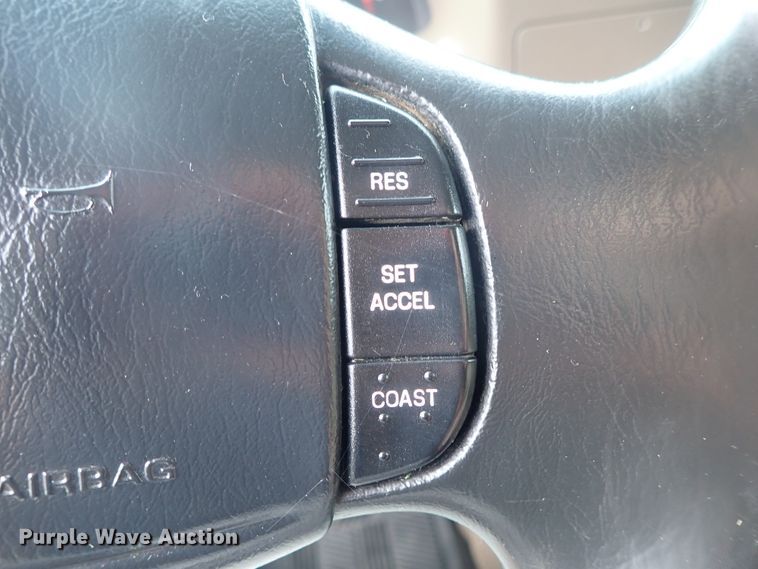 image for item DB7739 1999 Ford F250 Super Duty SuperCab flatbed pickup truck