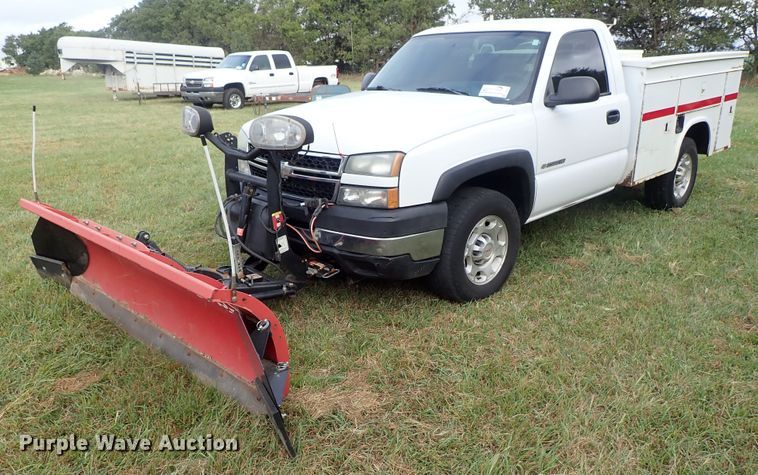 image for item DB7740 2006 Chevrolet Silverado 2500HD utility bed pickup truck