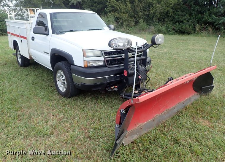 image for item DB7740 2006 Chevrolet Silverado 2500HD utility bed pickup truck