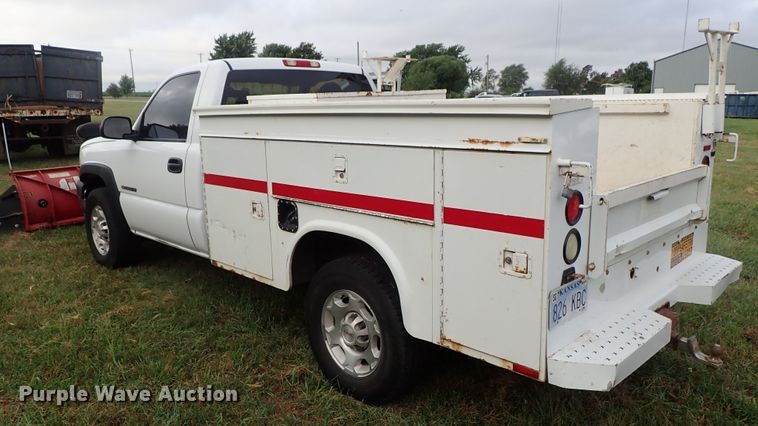 image for item DB7740 2006 Chevrolet Silverado 2500HD utility bed pickup truck