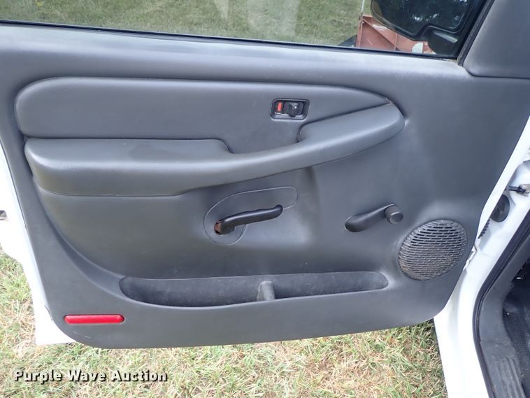 image for item DB7740 2006 Chevrolet Silverado 2500HD utility bed pickup truck