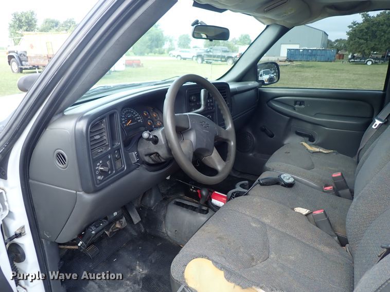 image for item DB7740 2006 Chevrolet Silverado 2500HD utility bed pickup truck