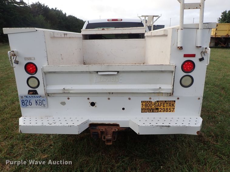 image for item DB7740 2006 Chevrolet Silverado 2500HD utility bed pickup truck