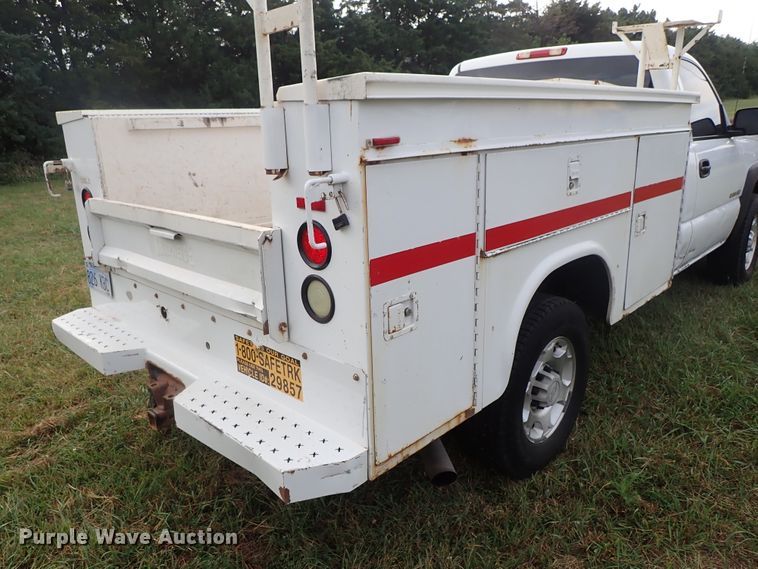 image for item DB7740 2006 Chevrolet Silverado 2500HD utility bed pickup truck