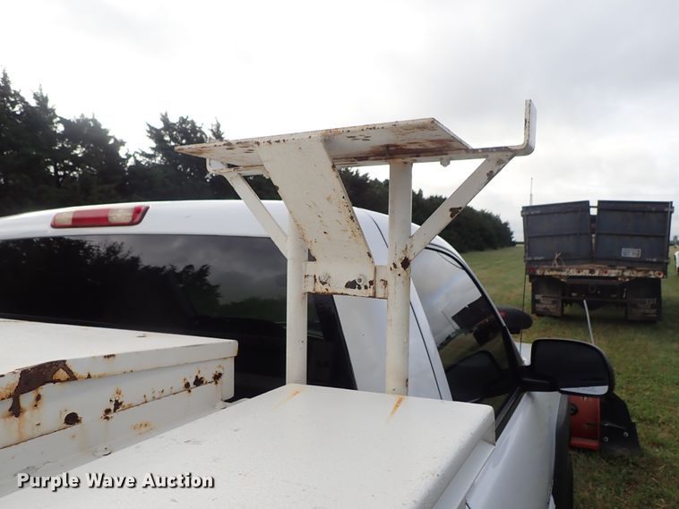 image for item DB7740 2006 Chevrolet Silverado 2500HD utility bed pickup truck