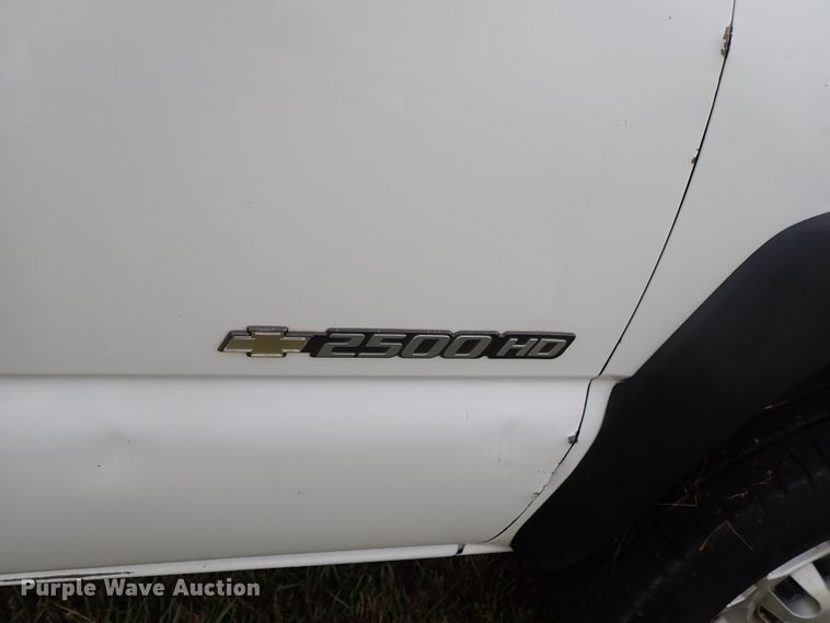 image for item DB7740 2006 Chevrolet Silverado 2500HD utility bed pickup truck