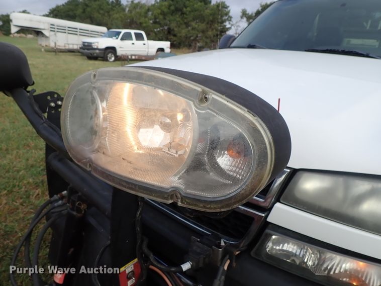 image for item DB7740 2006 Chevrolet Silverado 2500HD utility bed pickup truck