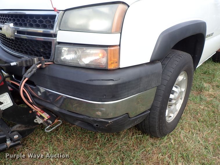 image for item DB7740 2006 Chevrolet Silverado 2500HD utility bed pickup truck