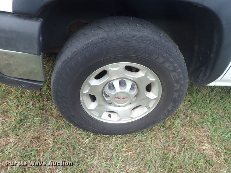 image for item DB7740 2006 Chevrolet Silverado 2500HD utility bed pickup truck