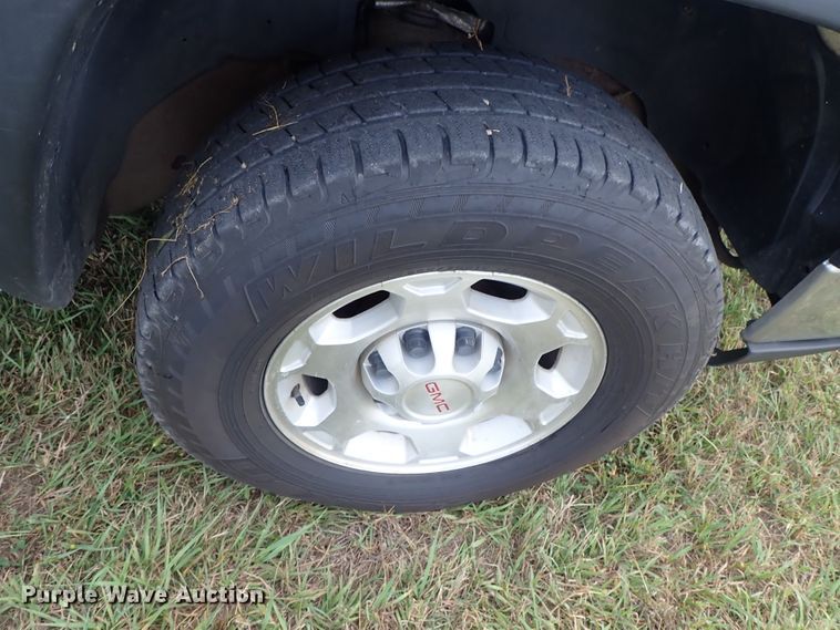 image for item DB7740 2006 Chevrolet Silverado 2500HD utility bed pickup truck