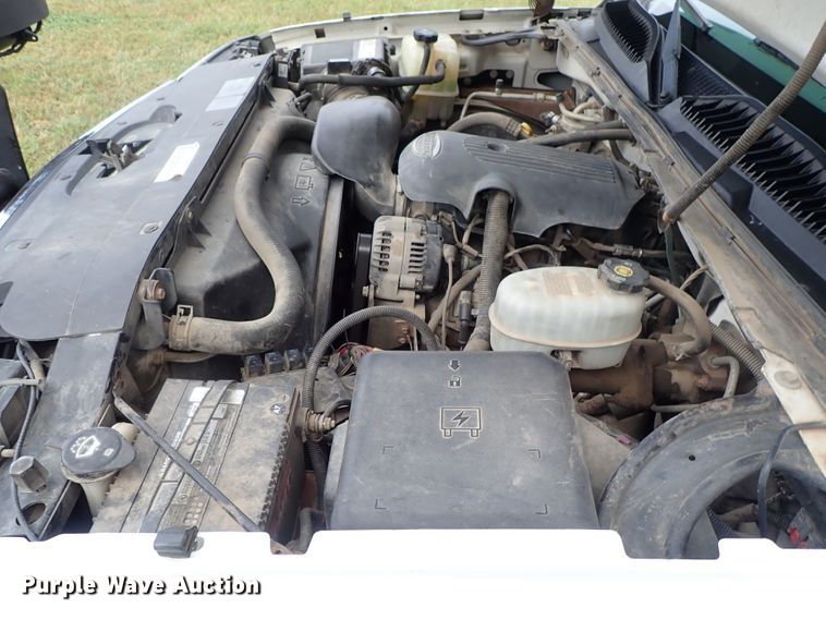 image for item DB7740 2006 Chevrolet Silverado 2500HD utility bed pickup truck