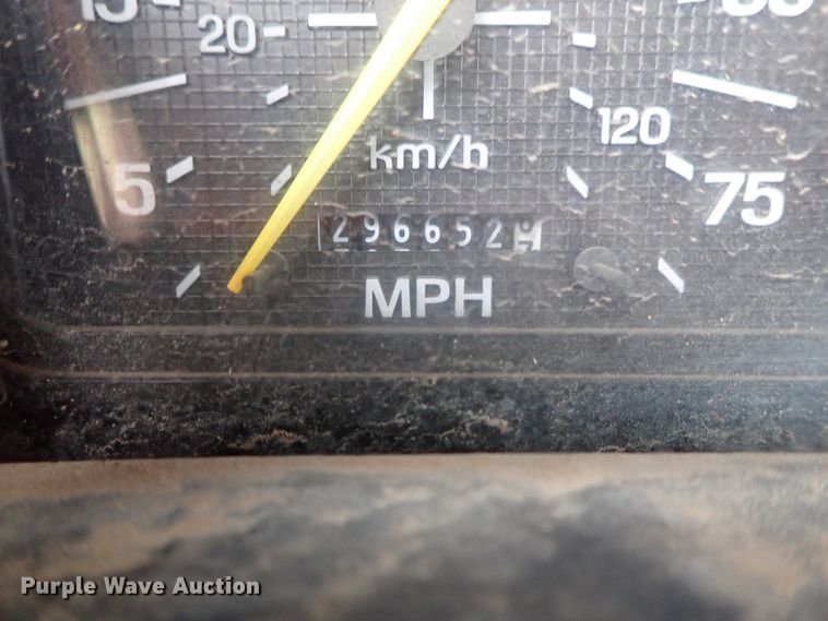 image for item DB7745 1999 Ford F800 dump truck