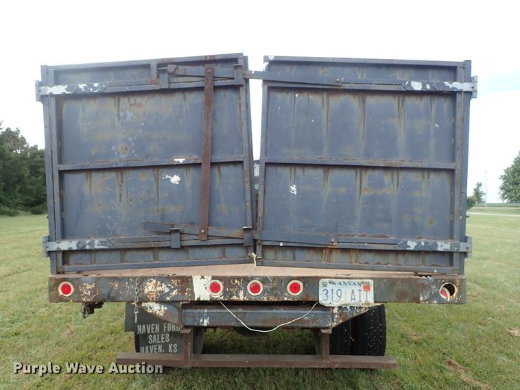 image for item DB7745 1999 Ford F800 dump truck