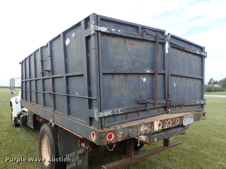 image for item DB7745 1999 Ford F800 dump truck