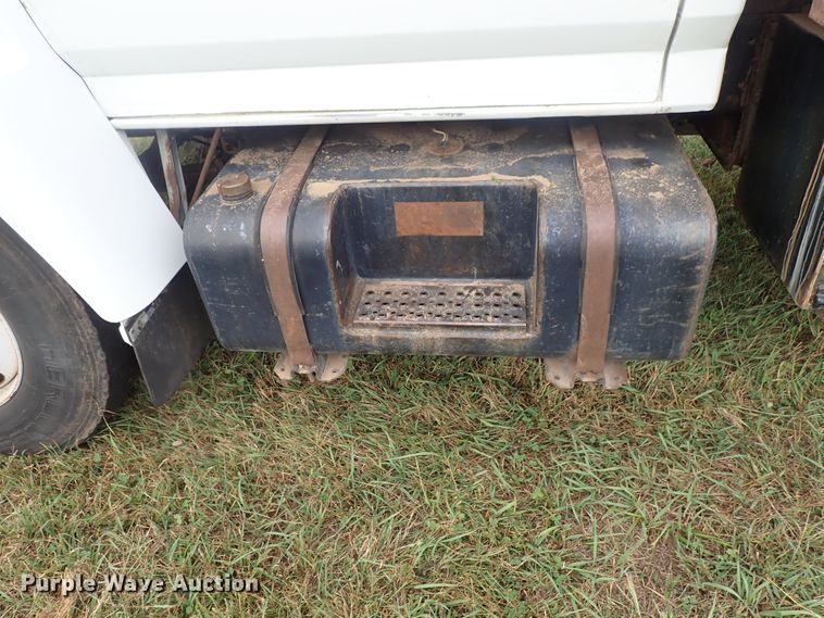 image for item DB7745 1999 Ford F800 dump truck