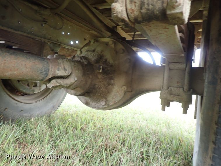 image for item DB7745 1999 Ford F800 dump truck