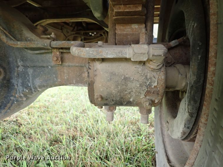 image for item DB7745 1999 Ford F800 dump truck