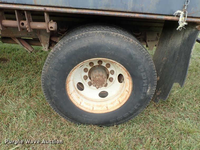 image for item DB7745 1999 Ford F800 dump truck