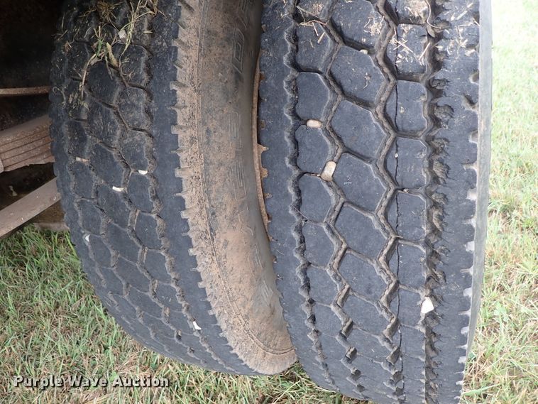 image for item DB7745 1999 Ford F800 dump truck