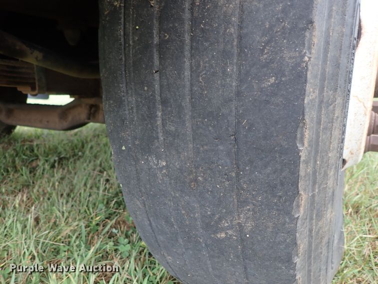 image for item DB7745 1999 Ford F800 dump truck