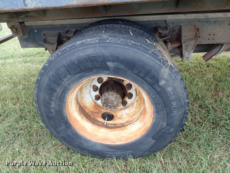 image for item DB7745 1999 Ford F800 dump truck