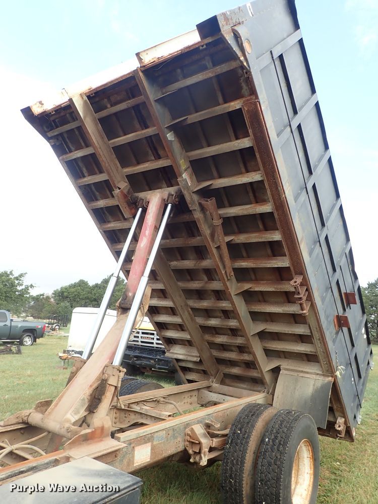 image for item DB7745 1999 Ford F800 dump truck