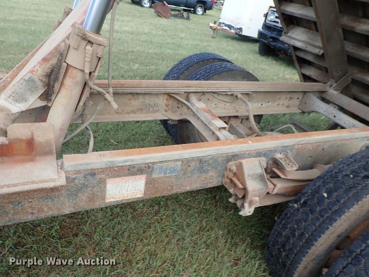 image for item DB7745 1999 Ford F800 dump truck