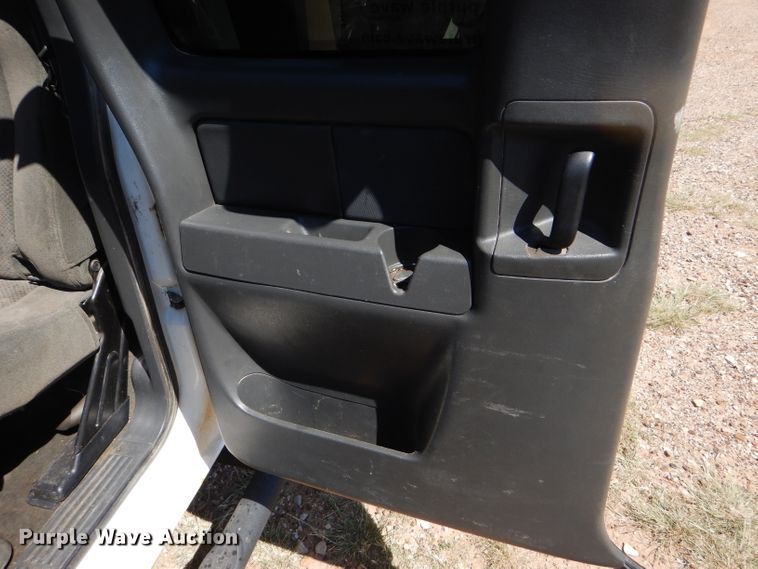 image for item DD4452 2005 Chevrolet Silverado 2500HD Ext. Cab flatbed pickup truck