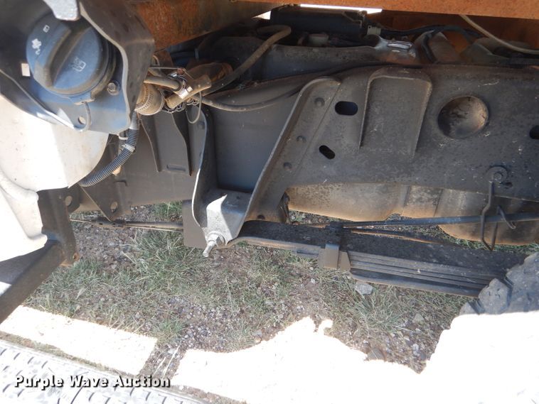 image for item DD4452 2005 Chevrolet Silverado 2500HD Ext. Cab flatbed pickup truck