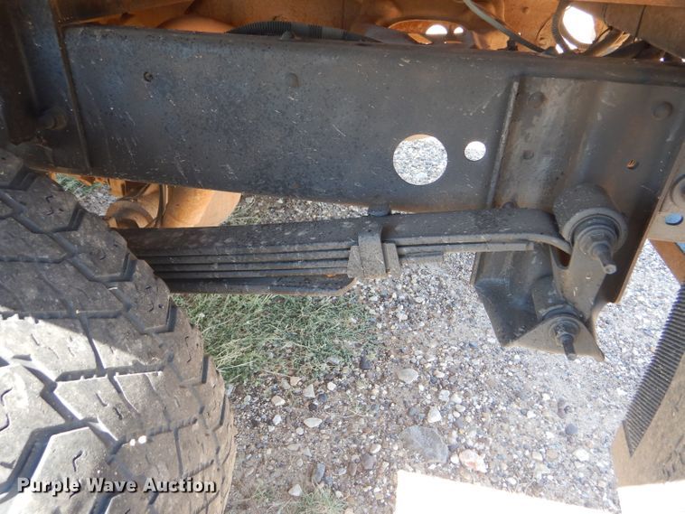 image for item DD4452 2005 Chevrolet Silverado 2500HD Ext. Cab flatbed pickup truck