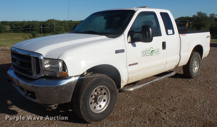 image for item DE2375 2003 Ford F250 Super Duty SuperCab pickup truck