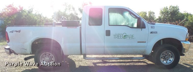 image for item DE2375 2003 Ford F250 Super Duty SuperCab pickup truck