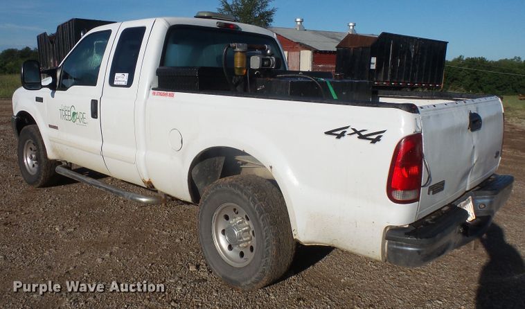 image for item DE2375 2003 Ford F250 Super Duty SuperCab pickup truck