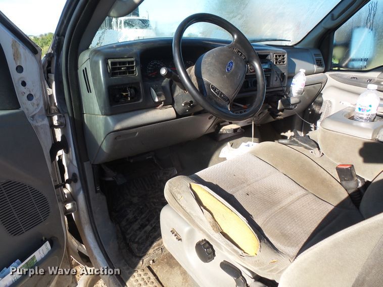 image for item DE2375 2003 Ford F250 Super Duty SuperCab pickup truck