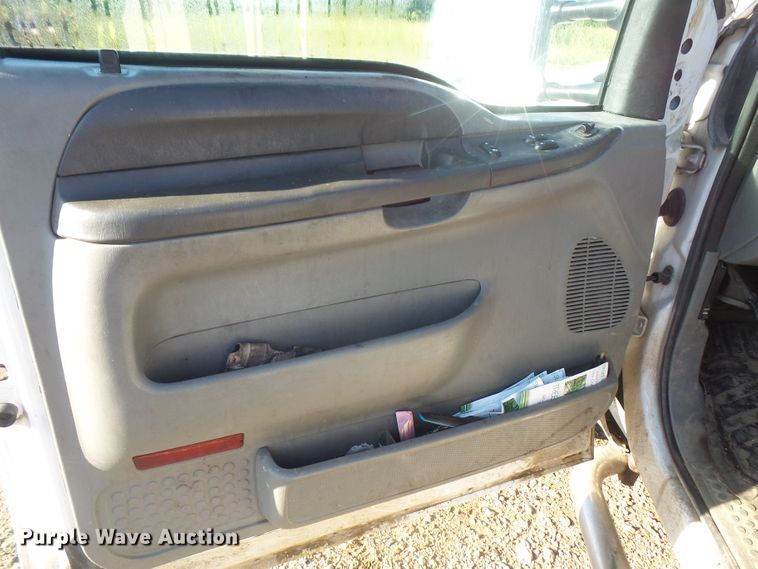 image for item DE2375 2003 Ford F250 Super Duty SuperCab pickup truck