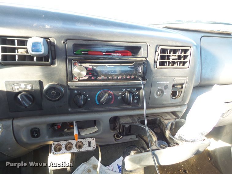 image for item DE2375 2003 Ford F250 Super Duty SuperCab pickup truck