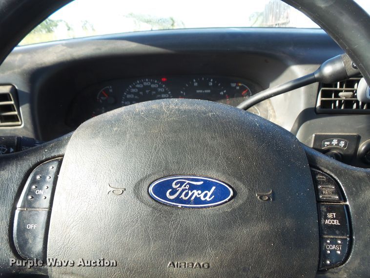 image for item DE2375 2003 Ford F250 Super Duty SuperCab pickup truck