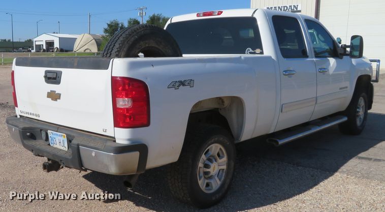 image for item DE6865 2010 Chevrolet Silverado 2500HD LT Crew Cab pickup truck