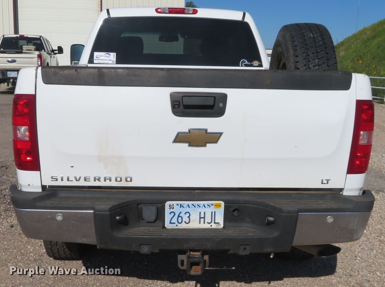 image for item DE6865 2010 Chevrolet Silverado 2500HD LT Crew Cab pickup truck