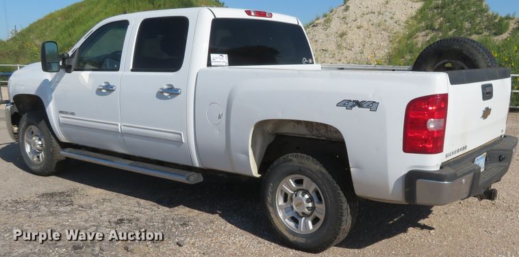 image for item DE6865 2010 Chevrolet Silverado 2500HD LT Crew Cab pickup truck