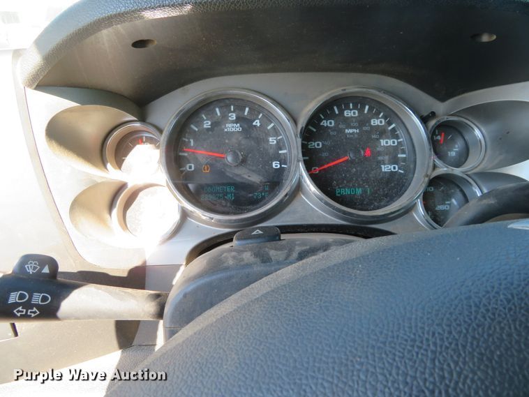 image for item DE6865 2010 Chevrolet Silverado 2500HD LT Crew Cab pickup truck