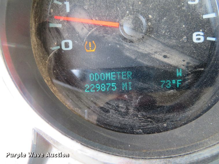 image for item DE6865 2010 Chevrolet Silverado 2500HD LT Crew Cab pickup truck