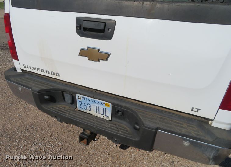image for item DE6865 2010 Chevrolet Silverado 2500HD LT Crew Cab pickup truck