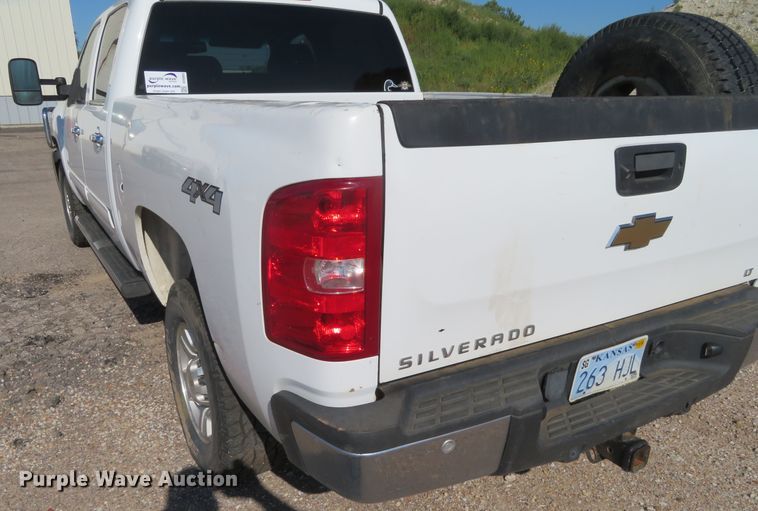 image for item DE6865 2010 Chevrolet Silverado 2500HD LT Crew Cab pickup truck