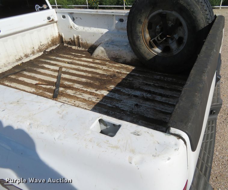 image for item DE6865 2010 Chevrolet Silverado 2500HD LT Crew Cab pickup truck